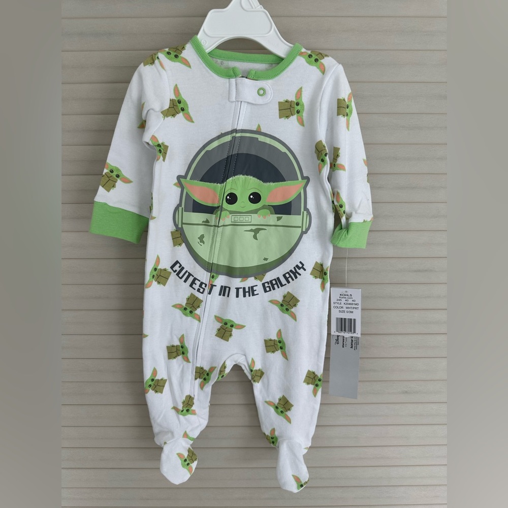 BRAND NEW Pajamas Star Wars size 0-3m.